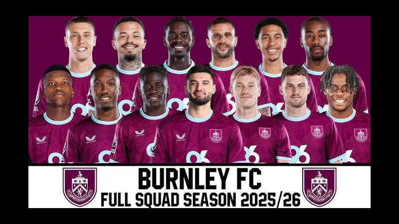 Cầu thủ Cincinnati và Burnley tranh chấp bóng trên sân