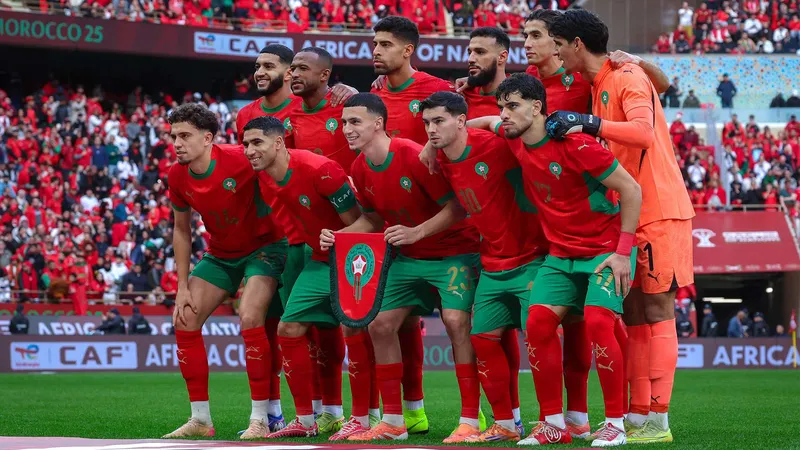 Cầu thủ Pháp và Morocco tranh chấp quả bóng trên sân cỏ - Lịch sử đối